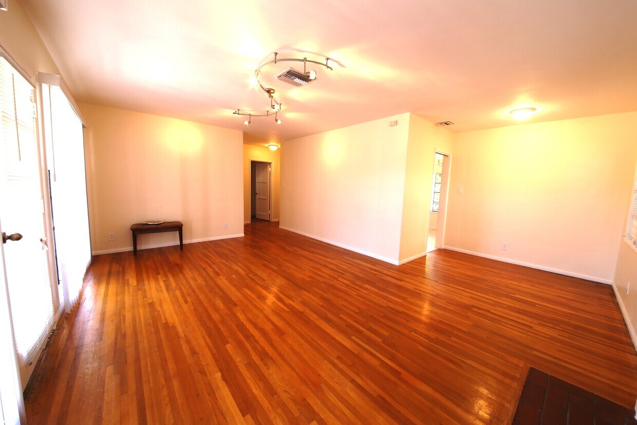 19912 Sherman Way, CA 91306 House Rental in CA