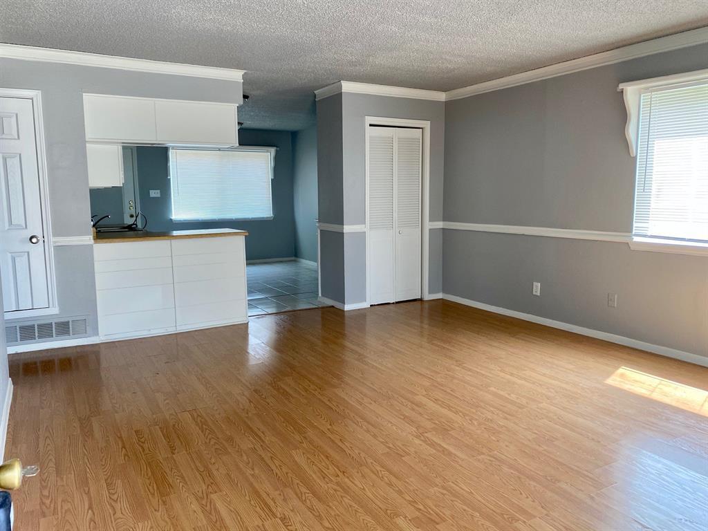 Primary Photo - 5630 Brookview Ct