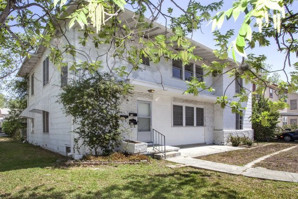 Primary Photo - **APPLICATION RECEIVED** Lovely DOWNSTAIRS...
