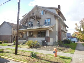 Building Photo - 242 NW 15th St
