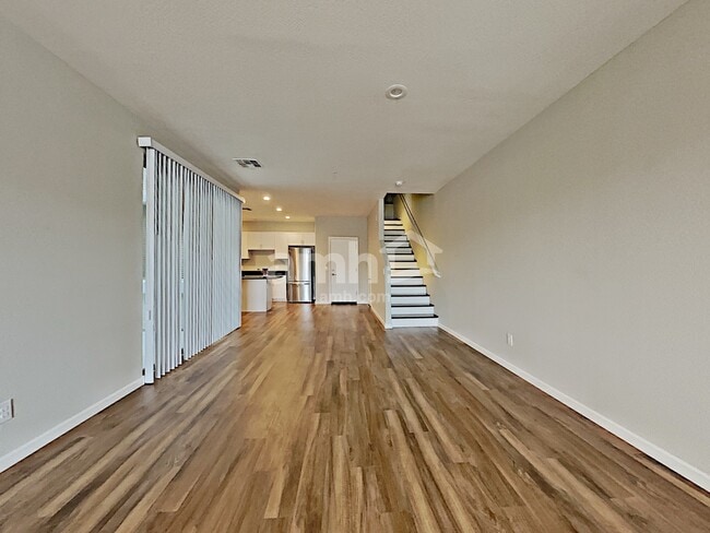 Building Photo - 20747 W Maiden Ln