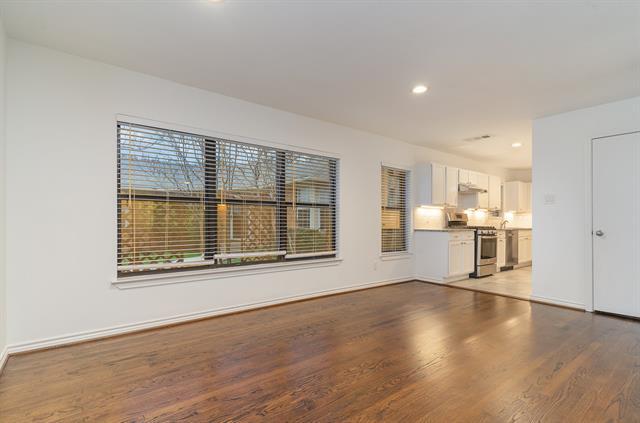 Foto del edificio - 6433 Ravendale Ln