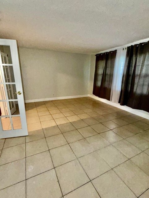 Foto del edificio - 9392 Affirmed Ln