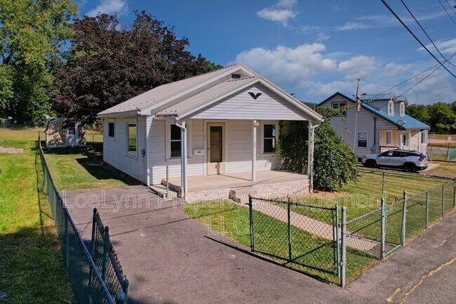 Foto del edificio - 12605 Valley View Ave