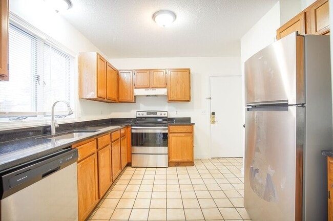 Photo - 888 St James Ave House