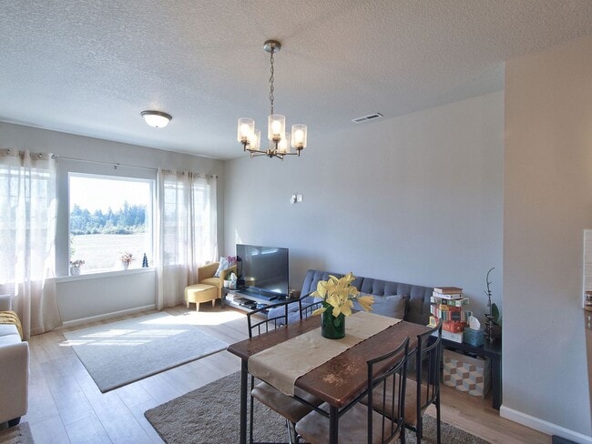 Photo - Like New Reed's Crossing Townhouse! Available Now!!