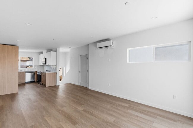 Foto del edificio - 6638 Valjean Ct