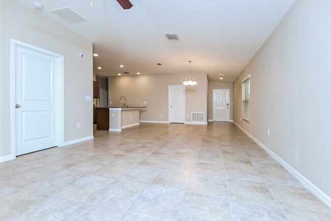 Building Photo - 10009 Rose Petal Pl