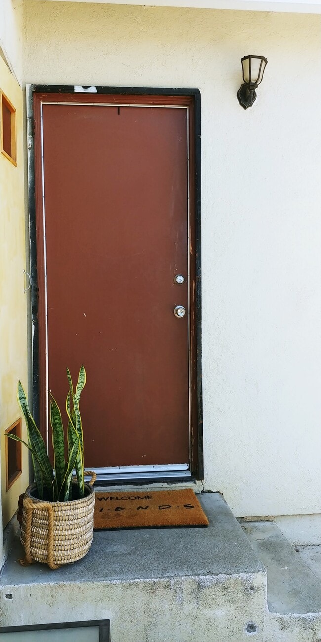 Building Photo - 9327 Maryknoll Ave