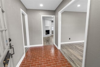 Building Photo - 302 Shadow Creek Dr