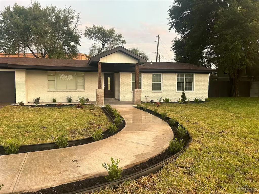 Primary Photo - 3000 Royal Palms Cir