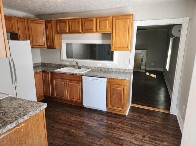 Foto del edificio - 607 E Crosstimbers St