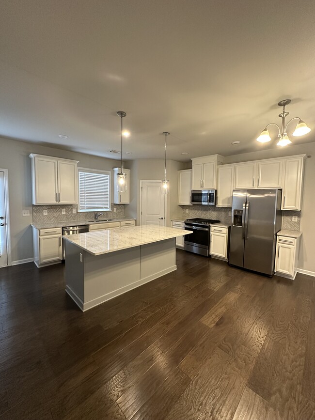 Building Photo - 3040 Regal Crown Dr