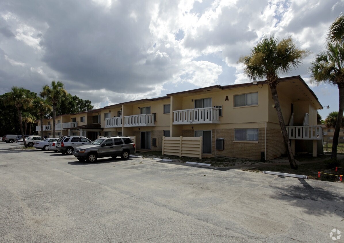 Heritage Apartaments - Oakcrest Pointe Apartments