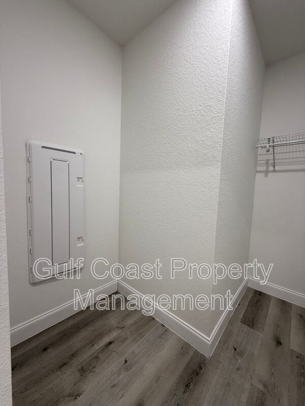 Foto del edificio - 1932 Marlay Ave