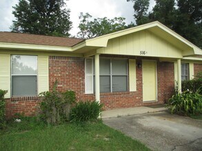 Building Photo - 516 Parker St