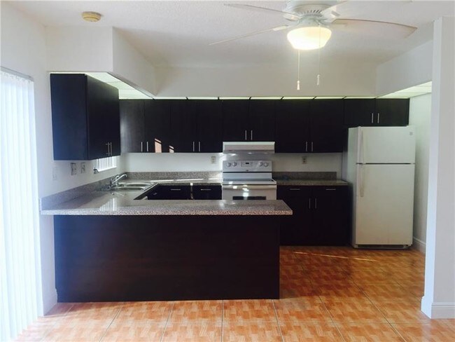 Foto del edificio - 8205 SW 23rd Ct