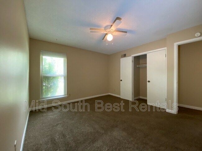 Building Photo - 7181 Tulip Trail Dr