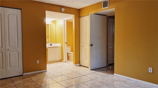 Foto del edificio - 5580 NW 61st St