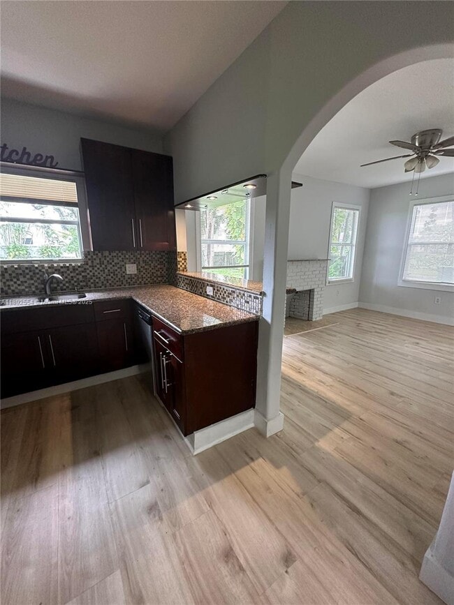 Building Photo - 228 SE Park St Building Photo - 228 SE Park St