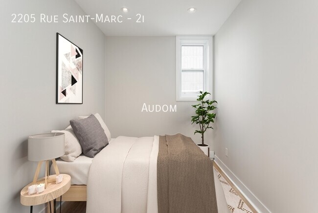 Interior Photo - Saint-Marc