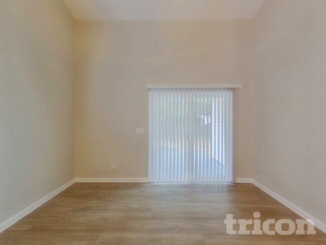Foto del edificio - 137 Misty Dew Ln