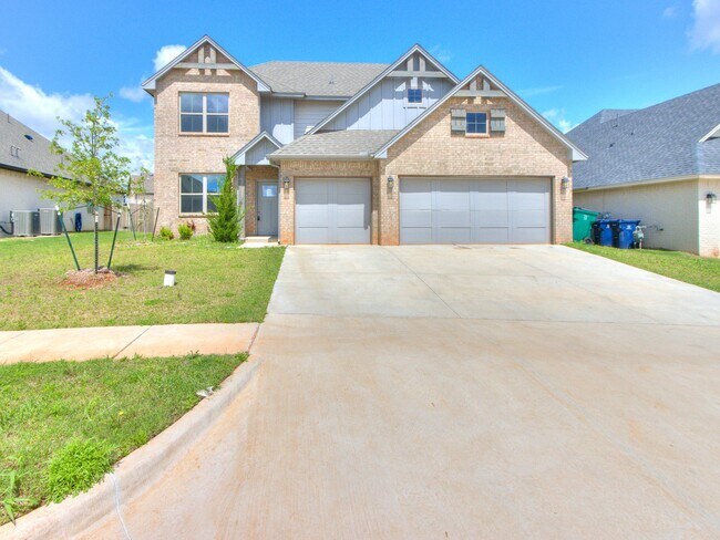 Foto del edificio - 14525 Rochefort Ln