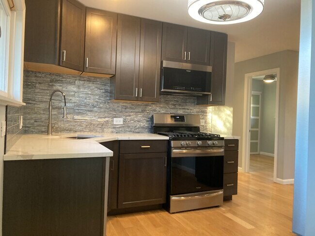 Foto del edificio - 1033 S Oak St