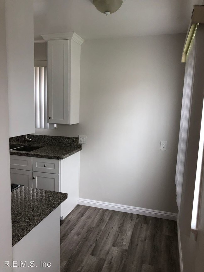 Foto del edificio - 11426 Gale Ave