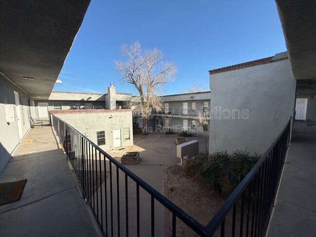Foto del edificio - 401 14th St NW