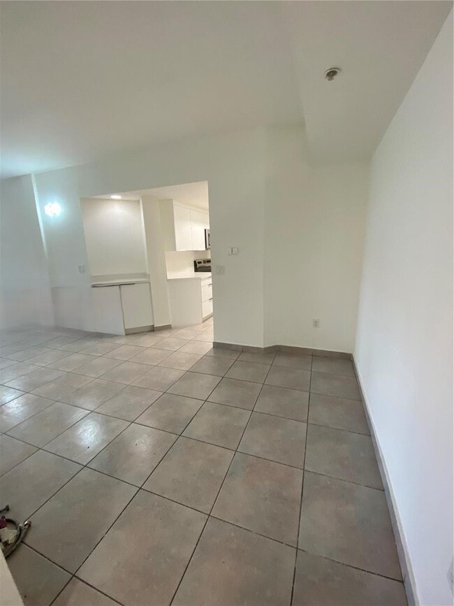 Building Photo - 17455 NW 75th Pl