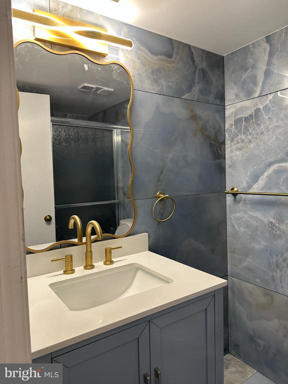 Foto del edificio - 5831 Cove Landing Rd