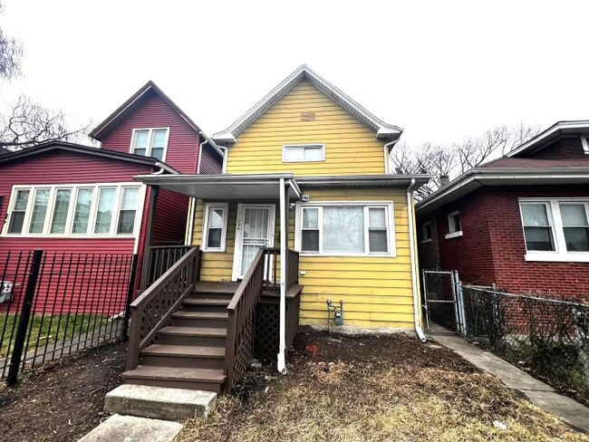 Building Photo - 709 N Laramie Ave