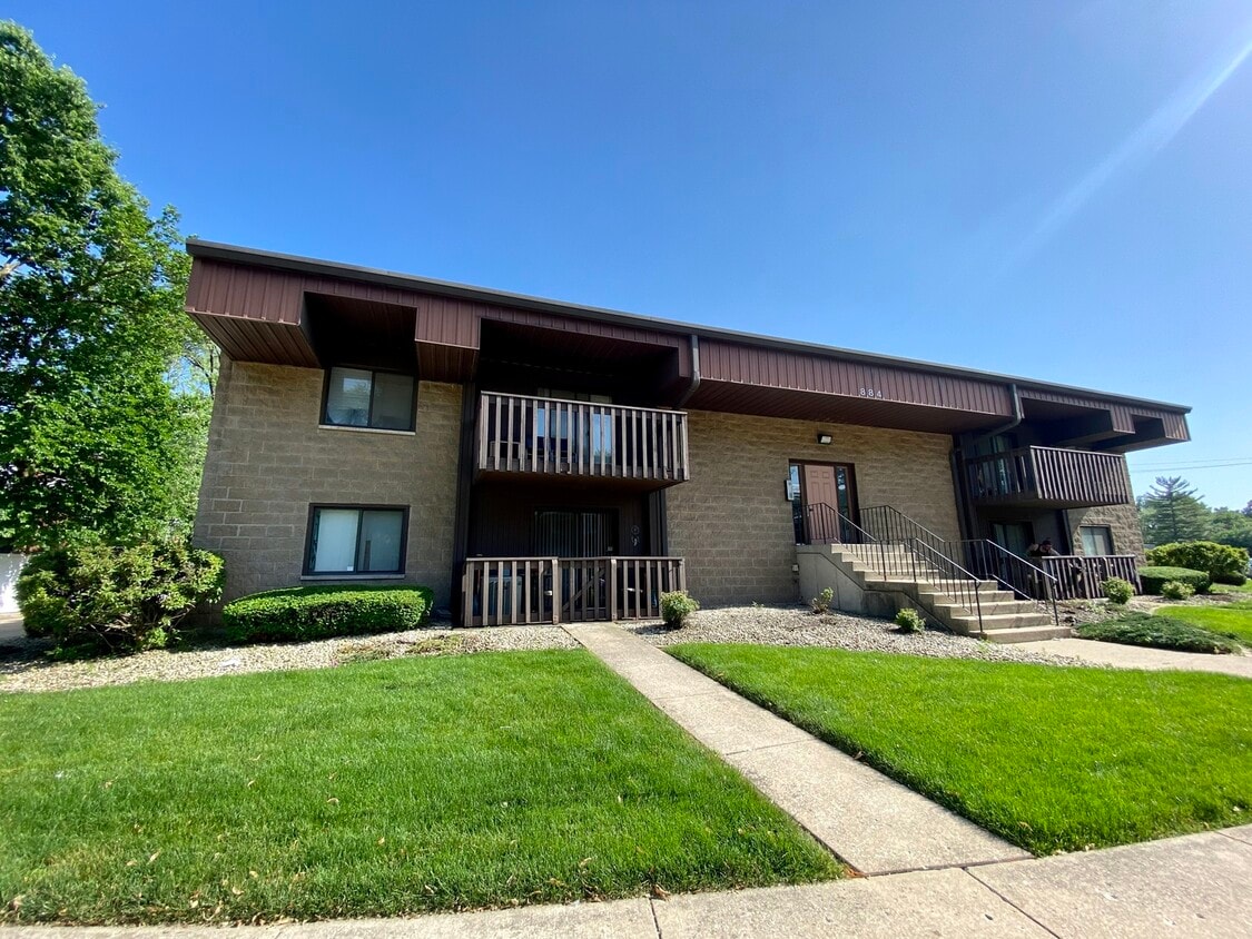 884 N Prairie Ave Unit 2B, Joliet, IL 60435 Condo for Rent in Joliet, IL