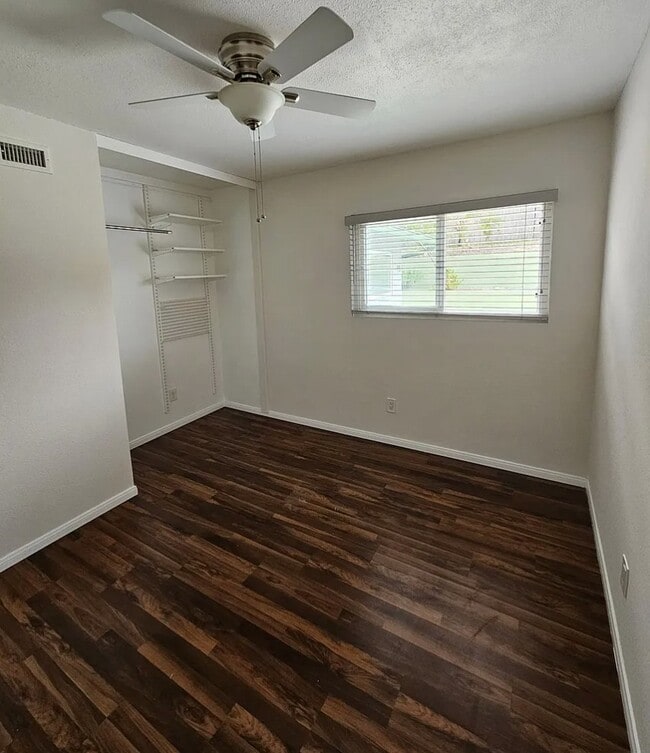 Foto del edificio - 2127 Hanford Dr