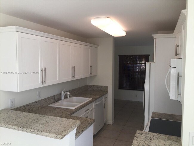 Building Photo - 3 br, 2.5 bath House - 2275 NW 170th Ave