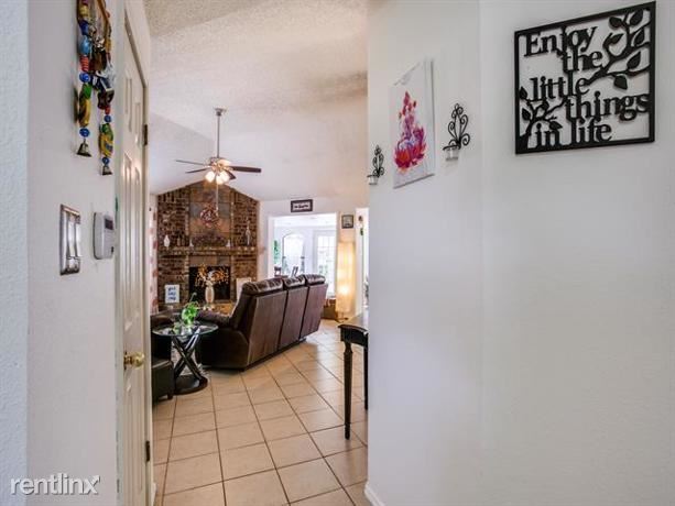 Building Photo - 3 br, 2 bath House - 1120 Christie Court