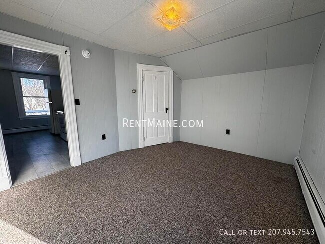 Building Photo - 17 Edwards St