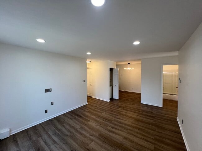 Building Photo - 2100 Light Road