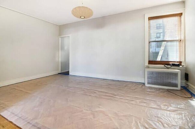Foto del edificio - 24 70th St