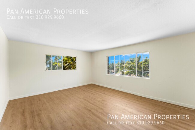 Foto del edificio - 4484 La Deney St