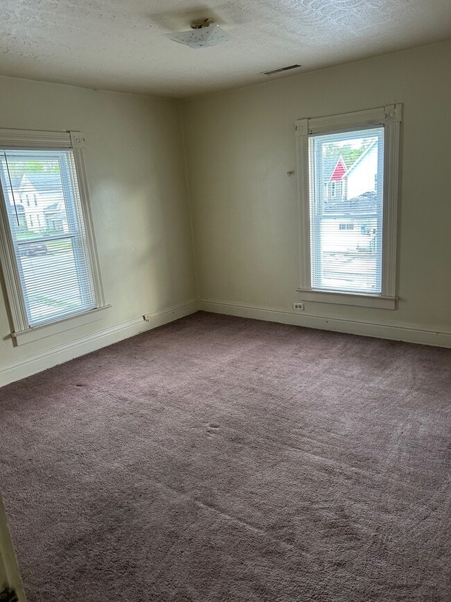 Bedroom - 1504 Mound St