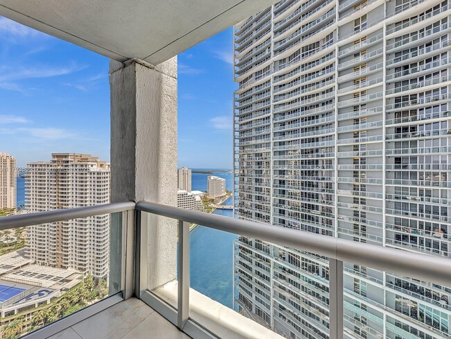 Building Photo - 475 Brickell Ave