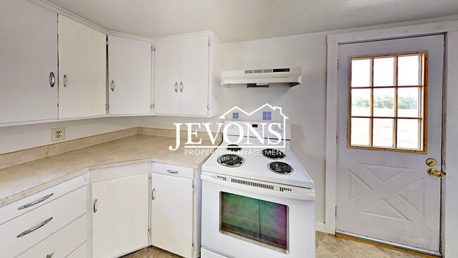 Building Photo - Pet-friendly single-family home in Tieton ...