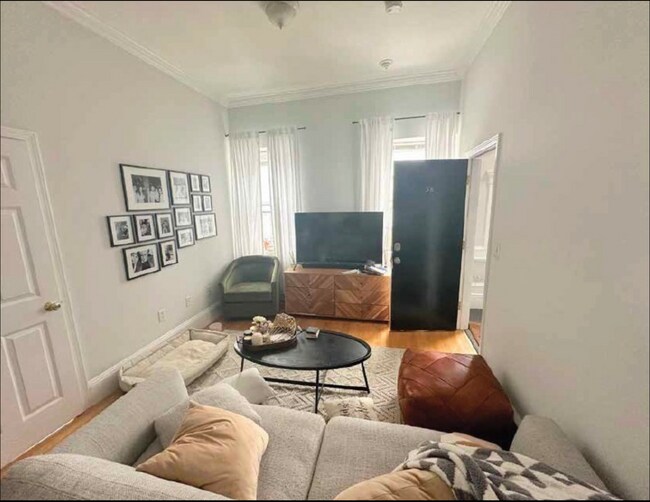 Foto del edificio - 716 E 6th St