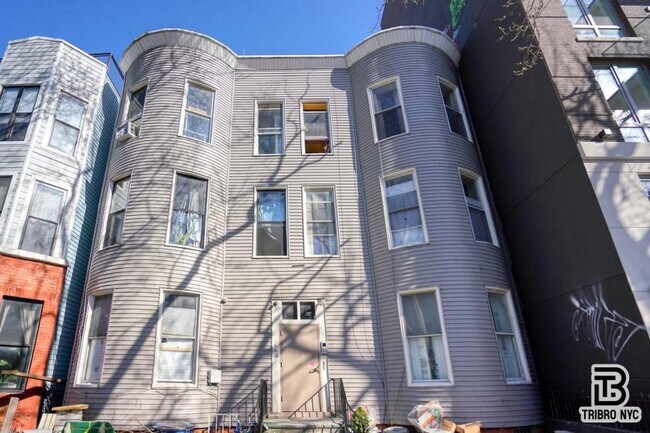 Building Photo - 5 bedroom in Flushing NY 11385