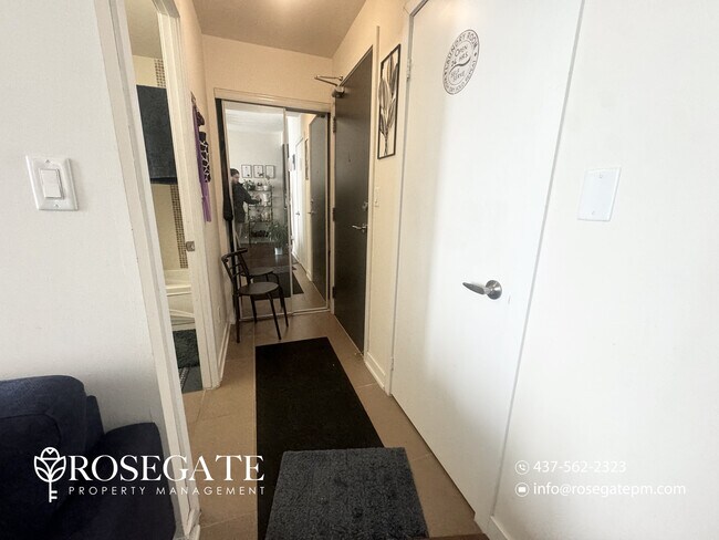 Building Photo - Modern 1-Bedroom Condo with Parking & Private Balcony in Mississauga