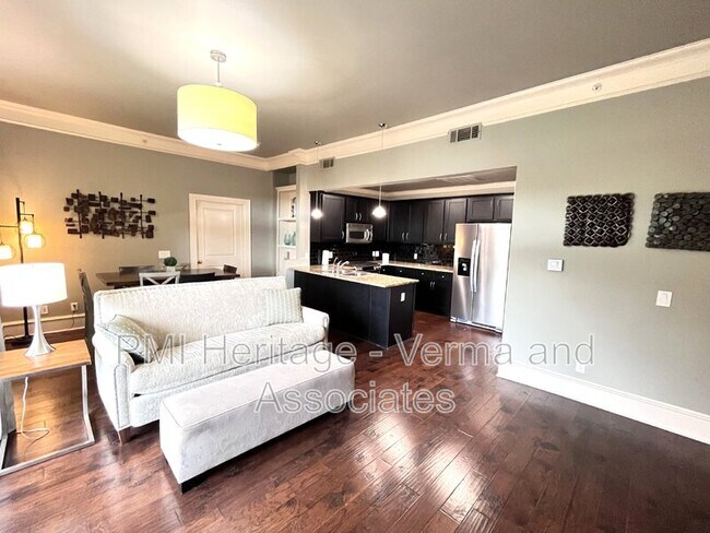 Foto del edificio - 600 W Meadow St
