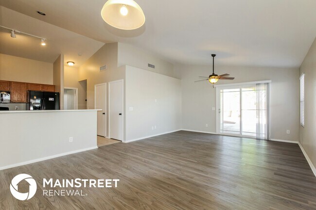Foto del edificio - 11060 W Lane Ave