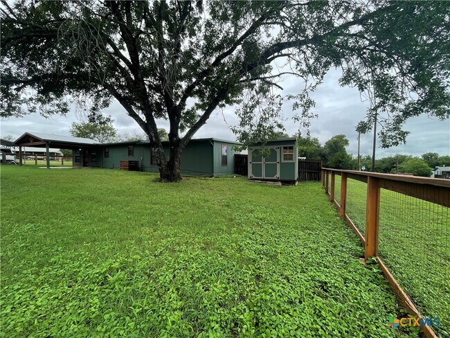 Foto del edificio - 365 Forshage Blvd